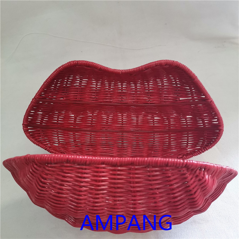 rattan shell bag