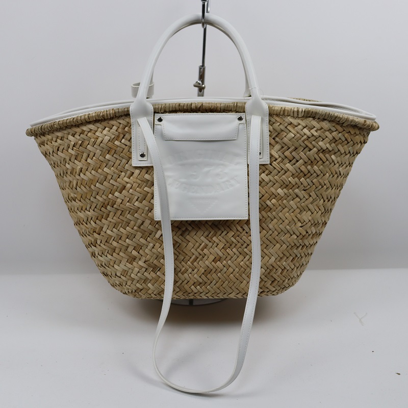 straw bags